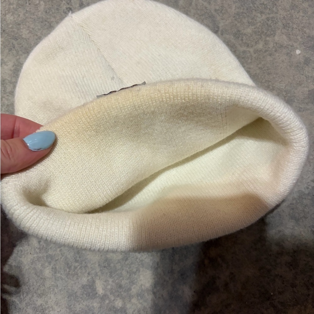 Carhartt hat - Picture 2 of 3